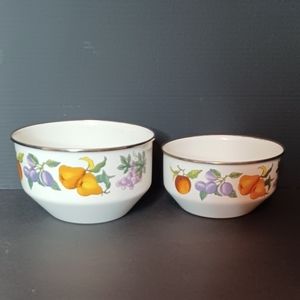 Pair 70s Essence Tabletops Unlimited Enamel Coated Metal Mixing Bowls